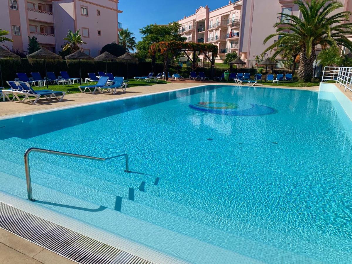 St. James Beach & Pool Apartment Luz Екстериор снимка