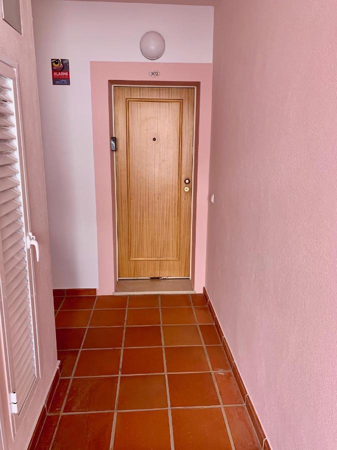 St. James Beach & Pool Apartment Luz Екстериор снимка